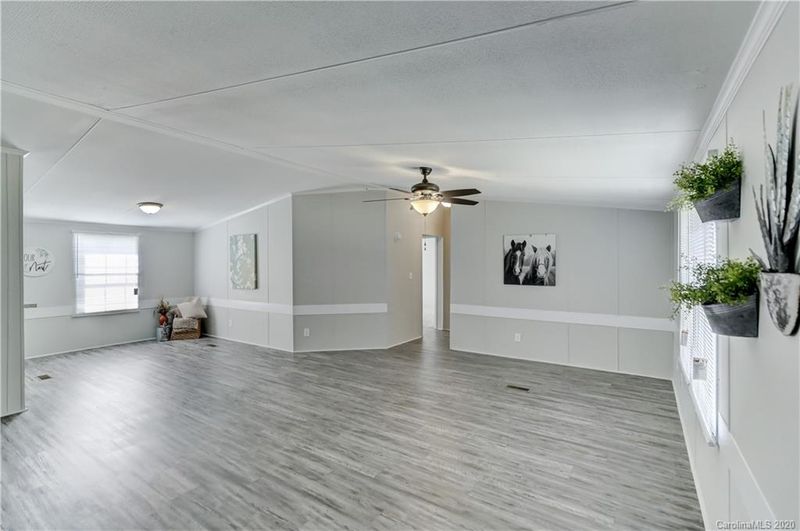 1785 E Chappell Rd, Mcconnells, SC 29726