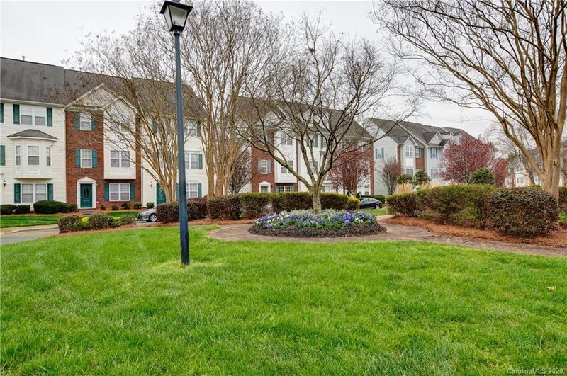 9873 Treeside Ln #8C, Matthews, NC 28105