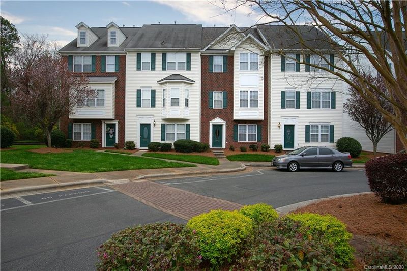 9873 Treeside Ln #8C, Matthews, NC 28105