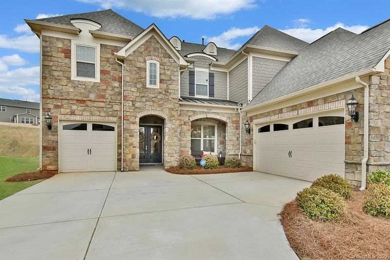 11127 Egrets Point Dr, Charlotte, NC 28278
