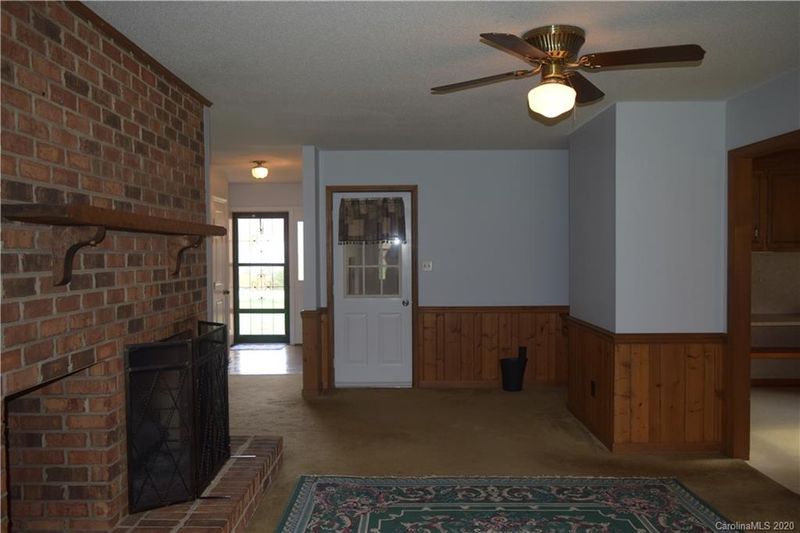4972 Wallace Cir, Hickory, NC 28602