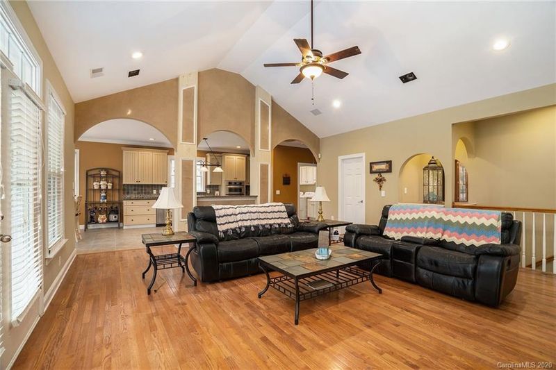 5415 Club View Dr, Concord, NC 28025