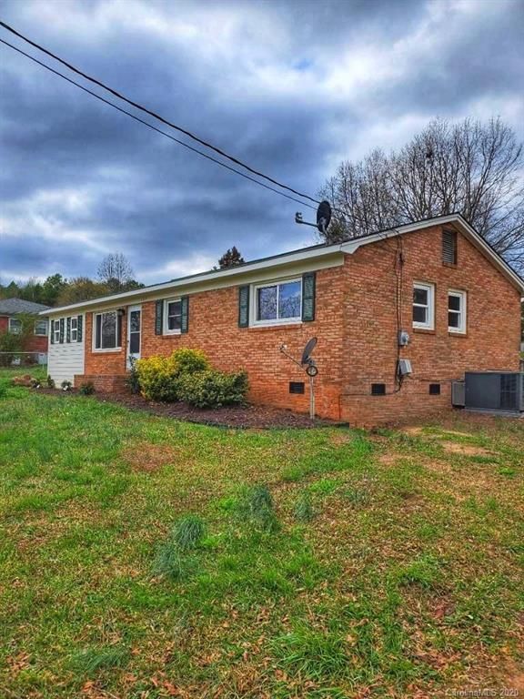 2324 Maplewood Dr, Gastonia, NC 28052