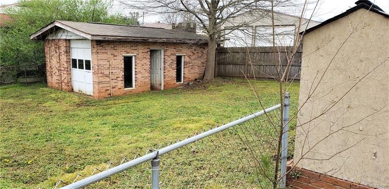 2795 Highland Dr, Lincolnton, NC 28092