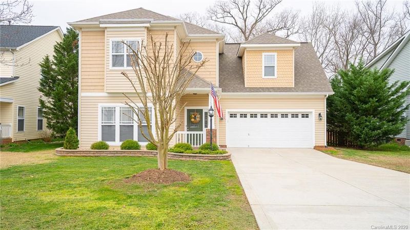 8608 Castle Cliff Dr, Matthews, NC 28105
