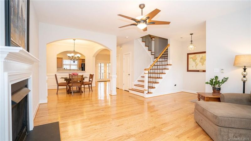 8608 Castle Cliff Dr, Matthews, NC 28105