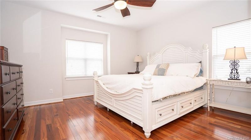 8608 Castle Cliff Dr, Matthews, NC 28105