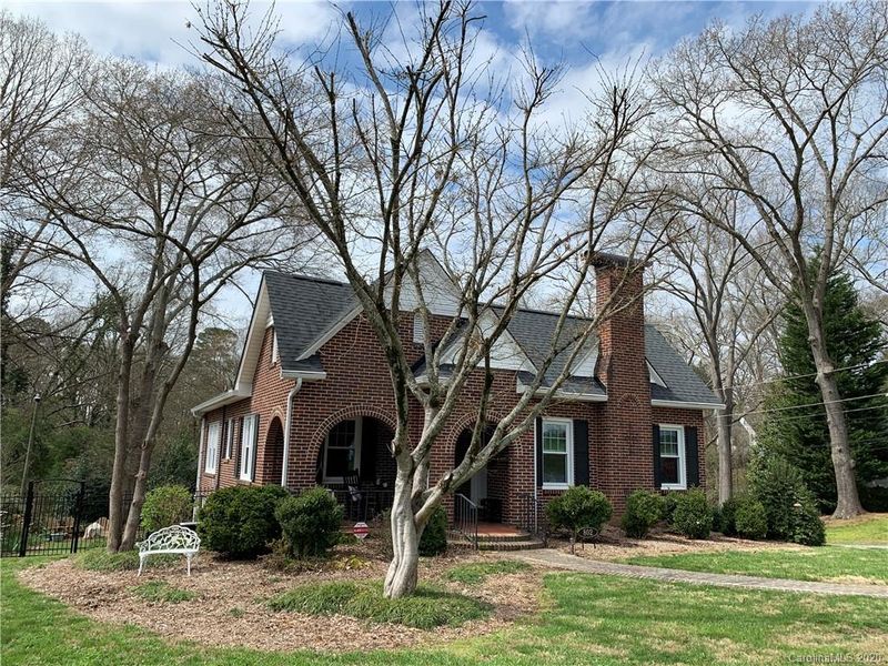 802 Park Dr, Lincolnton, NC 28092