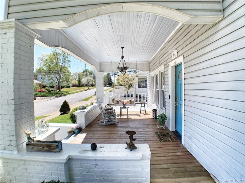 317 E Congress St, Lincolnton, NC 28092