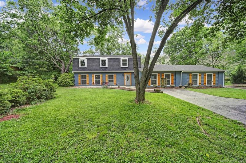3310 Tracelake Dr, Matthews, NC 28105