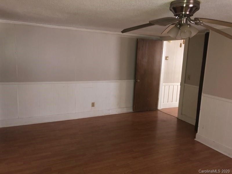 322 E Carter St, Lincolnton, NC 28092