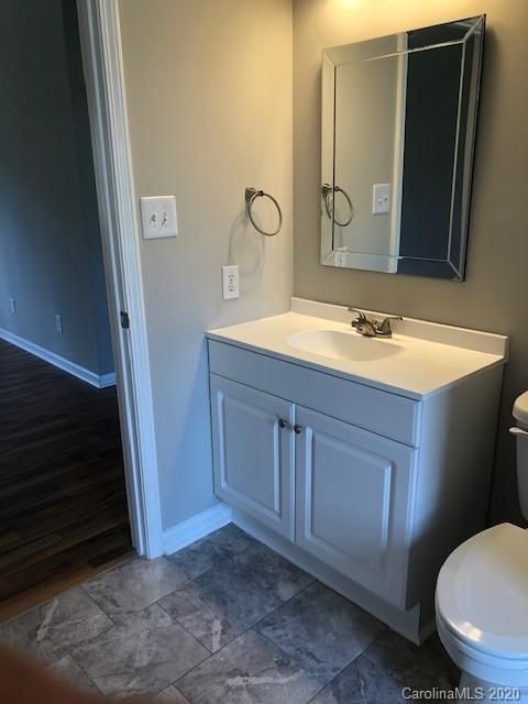 5730 Silver Eagle Dr, Charlotte, NC 28214