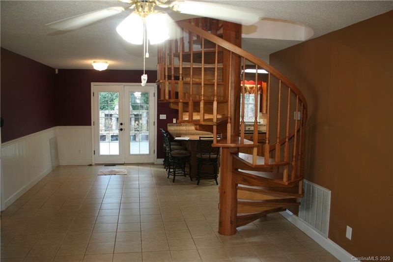118 Doster Hight Pl, Mount Holly, NC 28120