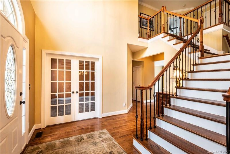 9131 Tenby Ln, Matthews, NC 28104