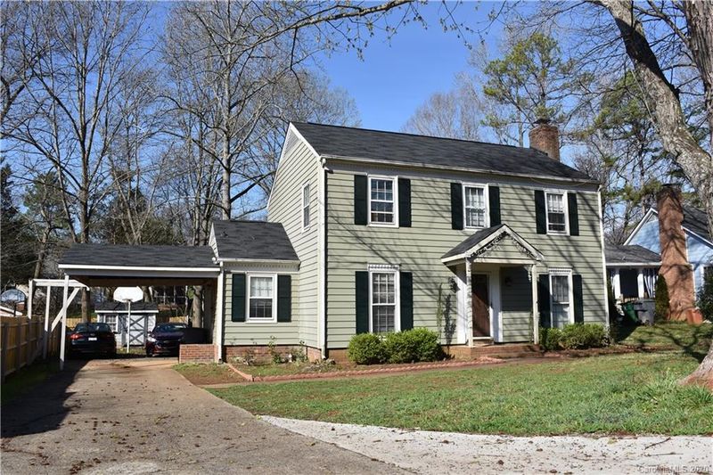 5014 Rivergreen Ln, Charlotte, NC 28227