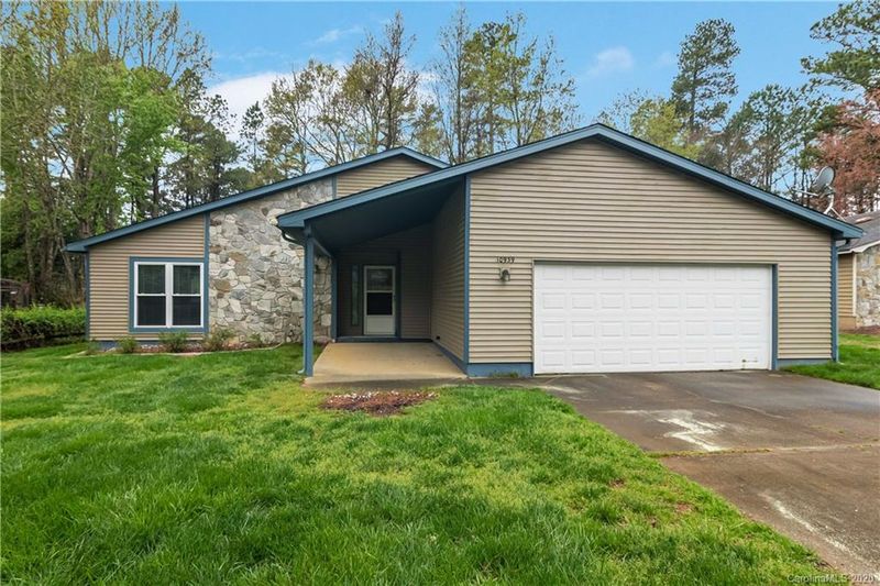10939 Fox Mill Ln, Charlotte, NC 28277