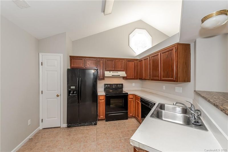10914 Whittersham Dr, Charlotte, NC 28262