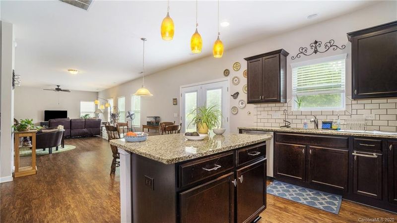 1713 Yellow Daisy Dr, Matthews, NC 28104