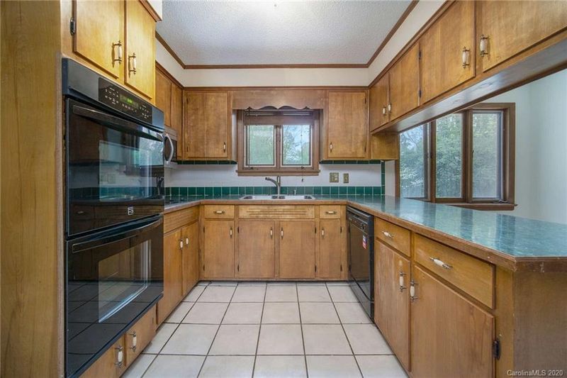 315 Belmorrow Dr, Charlotte, NC 28214