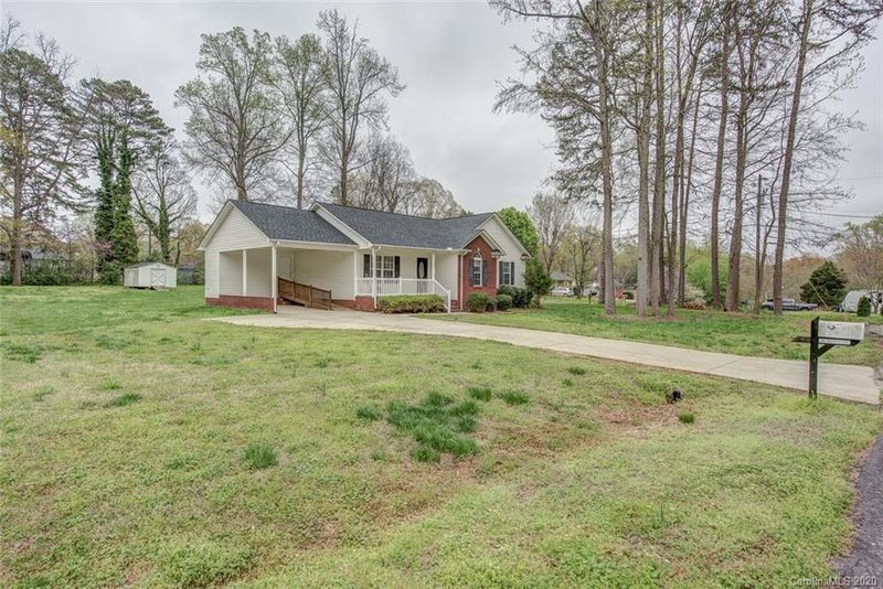 35 Barnes Dr, Belmont, NC 28012