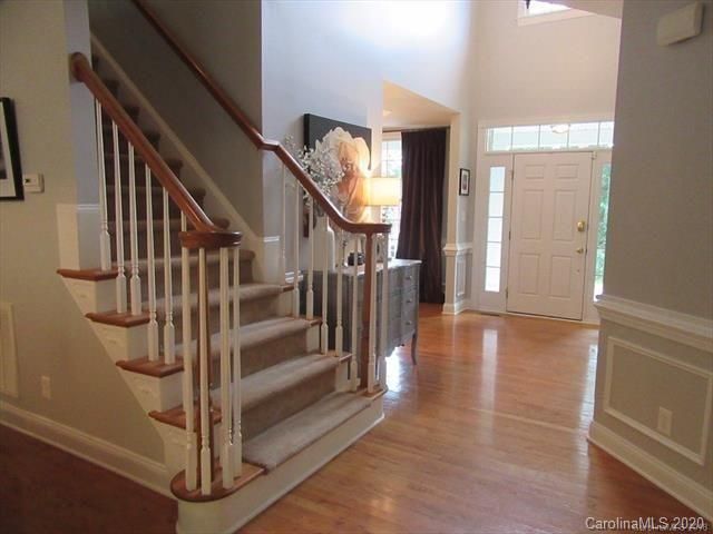 730 Ashgrove Ln, Charlotte, NC 28270