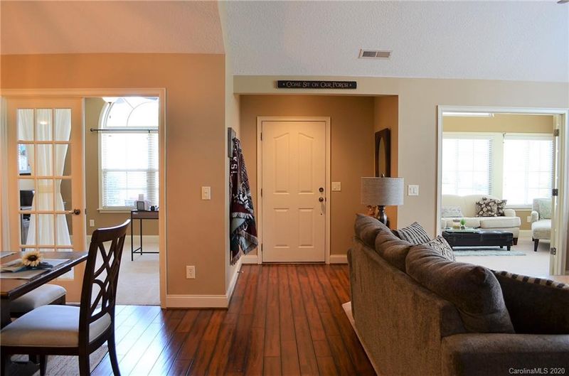 812 Wynnshire Dr #C, Hickory, NC 28601