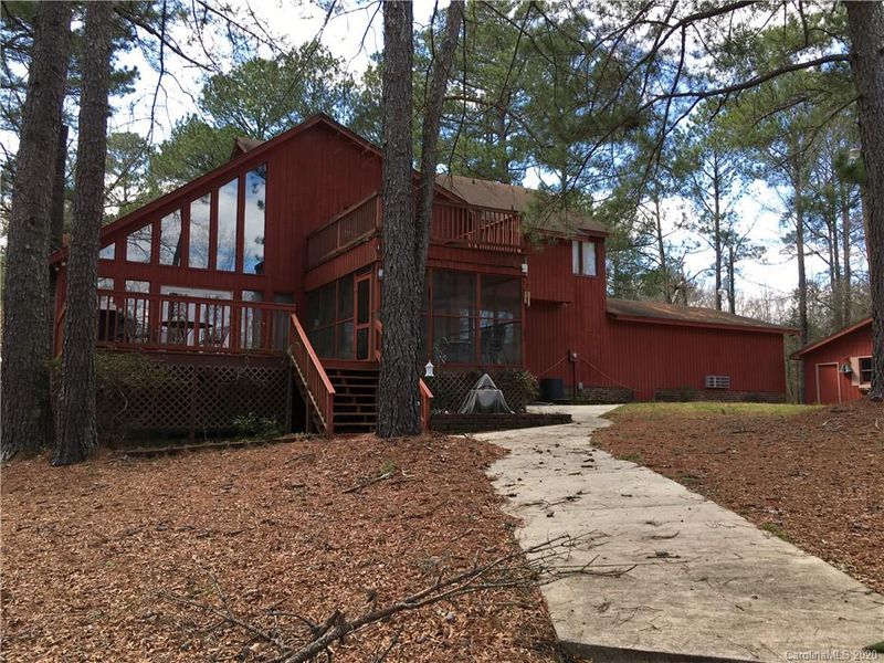 712 Grant Lakes Cir, Chester, SC 29706