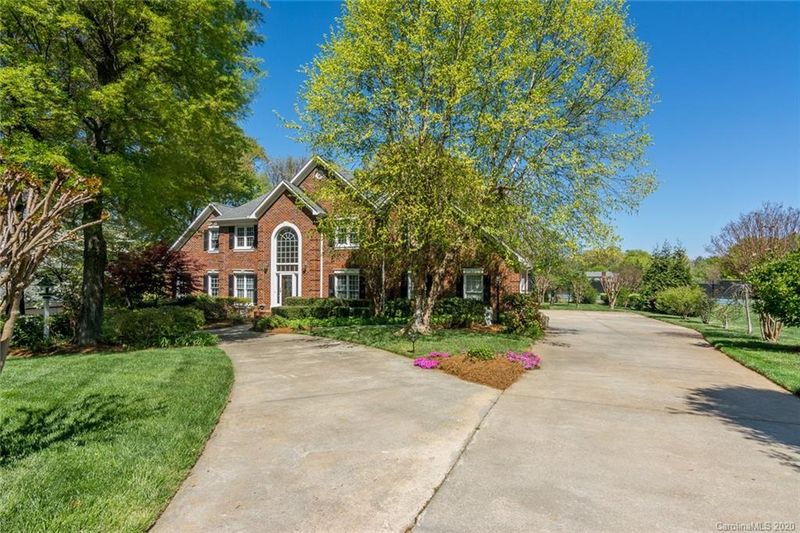 1386 Braeburn Rd NW, Concord, NC 28027