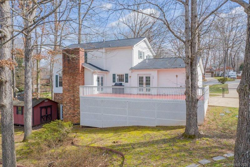 1144 NE 18th Ave, Hickory, NC 28601