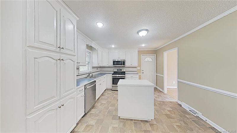 310 Starview Ln, Dallas, NC 28034