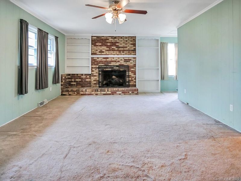 708 E Iowa Ave, Bessemer City, NC 28016