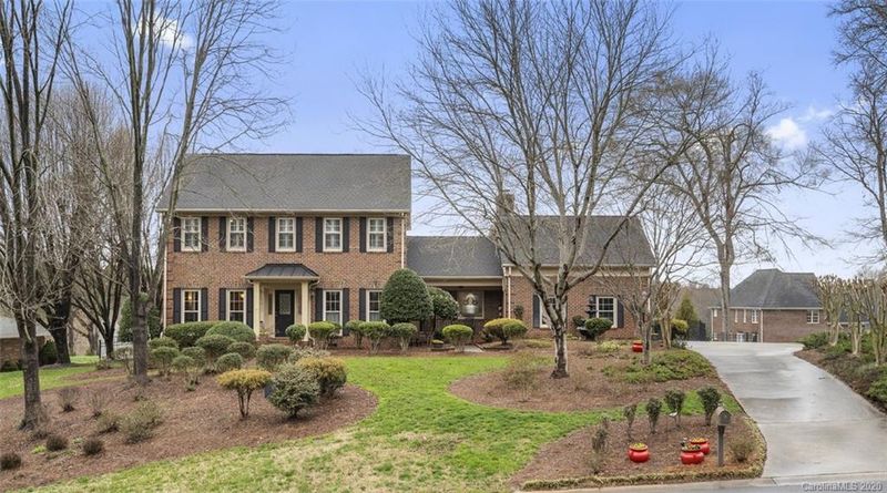 1612 Heatherloch Dr, Gastonia, NC 28054