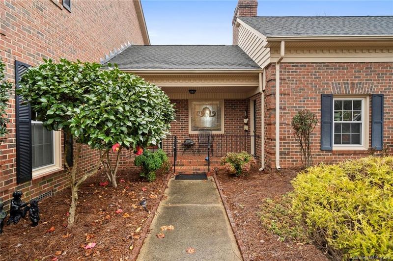 1612 Heatherloch Dr, Gastonia, NC 28054