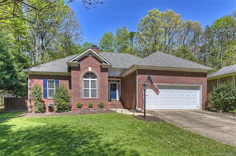 6915 Pleasant Dr, Charlotte, NC 28211