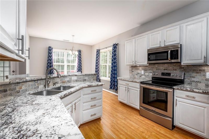 7082 Pine Ridge Rd, Denver, NC 28037
