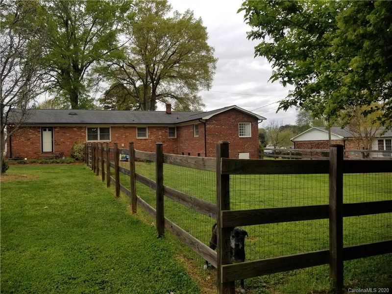 2405 Heavner Rd, Lincolnton, NC 28092