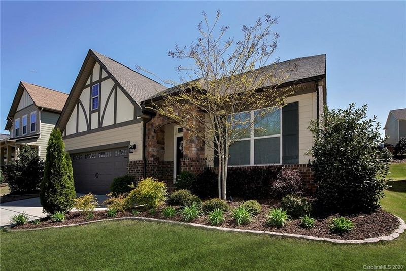 15313 Oleander Dr, Charlotte, NC 28278