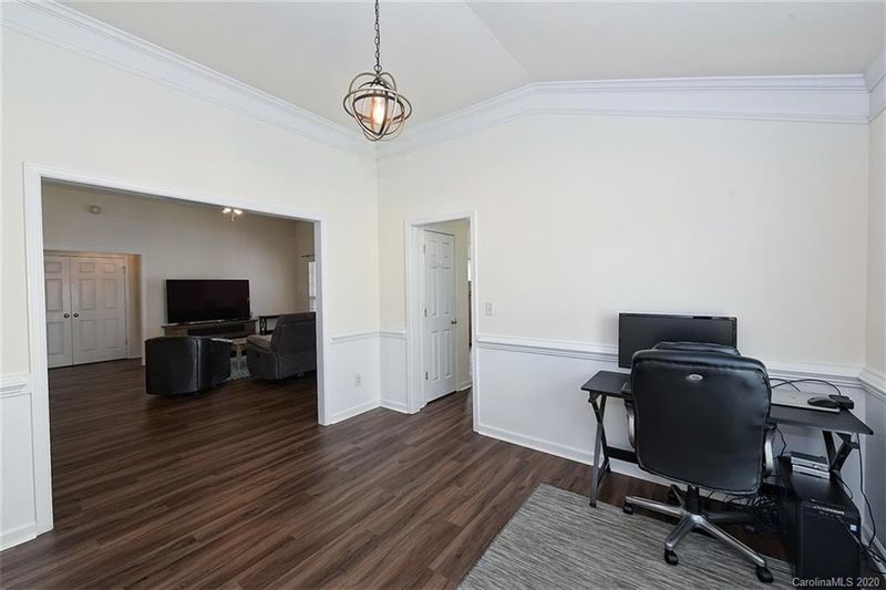 136 Riverfront Pw, Mount Holly, NC 28120