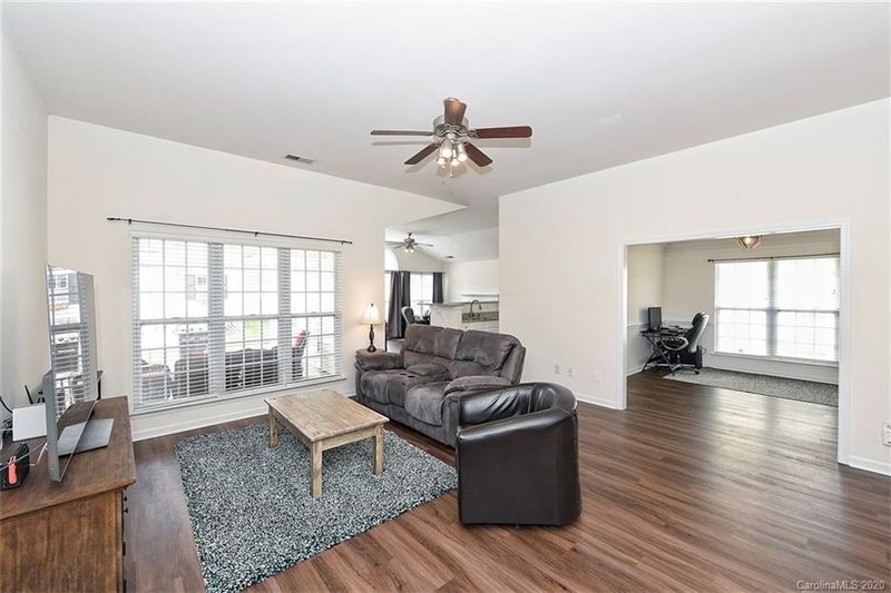 136 Riverfront Pw, Mount Holly, NC 28120