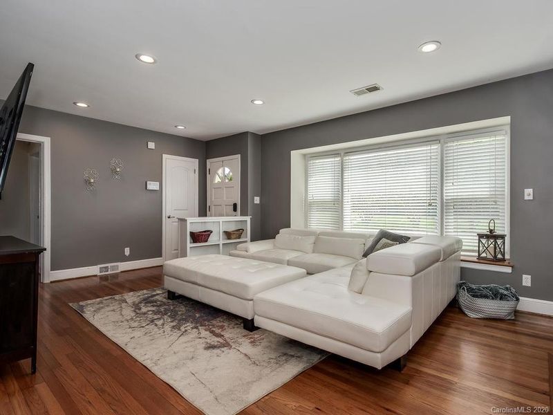 1359 Drexmore Ave, Charlotte, NC 28209