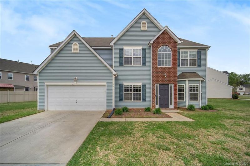 9211 Carrot Patch Dr, Charlotte, NC 28216