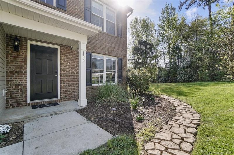 100 Amber Woods Dr, Tega Cay, SC 29708