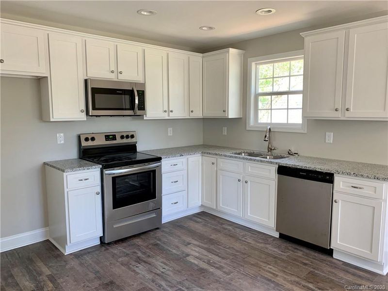 208 Blackwelder St, Kannapolis, NC 28081