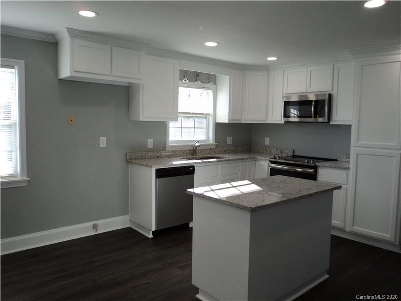 8955 E Franklin St, Mount Pleasant, NC 28124