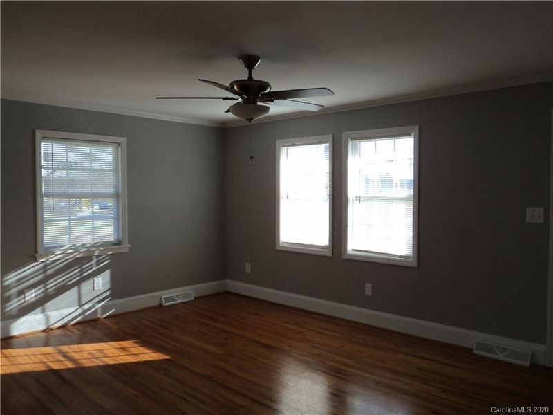 8955 E Franklin St, Mount Pleasant, NC 28124