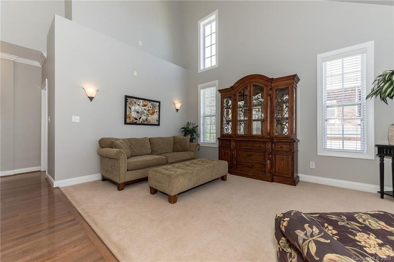 700 Castlestone Ln, Matthews, NC 28104