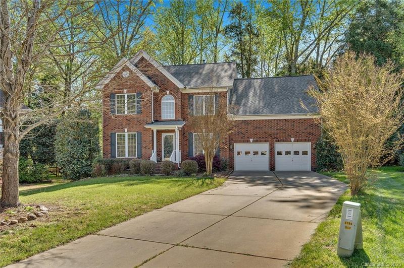 523 Pembroke Ln, Waxhaw, NC 28173