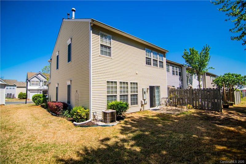 8141 Kincaid Ct, Charlotte, NC 28277
