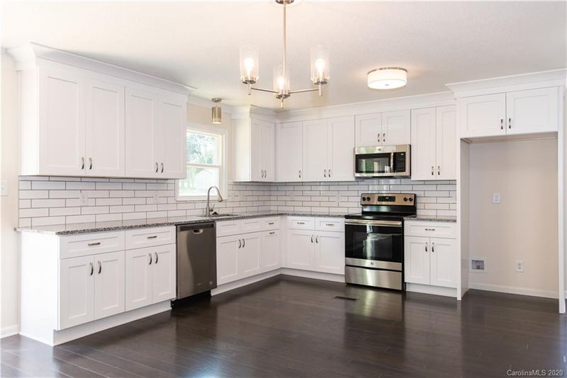 415 Pam Dr, Gastonia, NC 28056