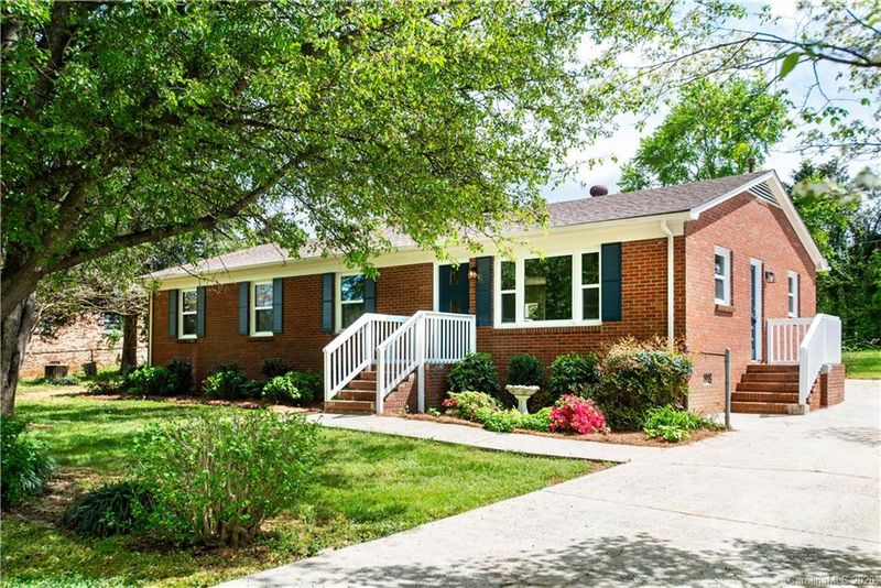 415 Pam Dr, Gastonia, NC 28056
